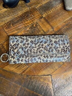 Snake skin magnetic tri fold wallet. HOBO